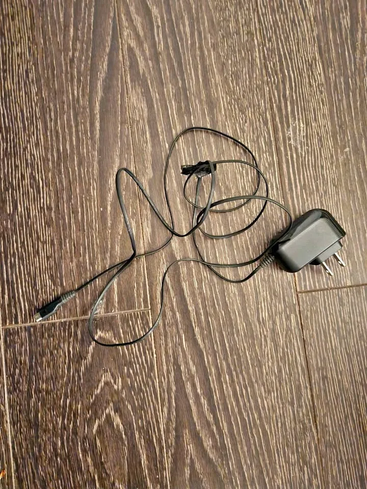 Motorola Moto X with Charger: 1st Gen - 16GB