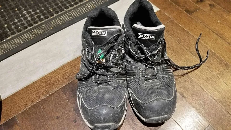 Dakota Sneaker Style Steel Toed Safety Shoes (US mens size 10) w