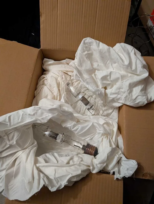 GE Multi-Vapor Metal Halide Lamp Bulb R400 MVR400/U image indicator(4)