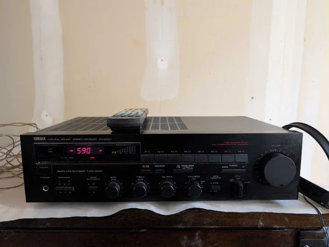 Yamaha RX-300U Stereo Receiver thumbnail