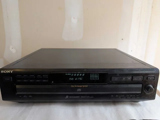 Sony CDP-CE315 Compact Disc Player thumbnail