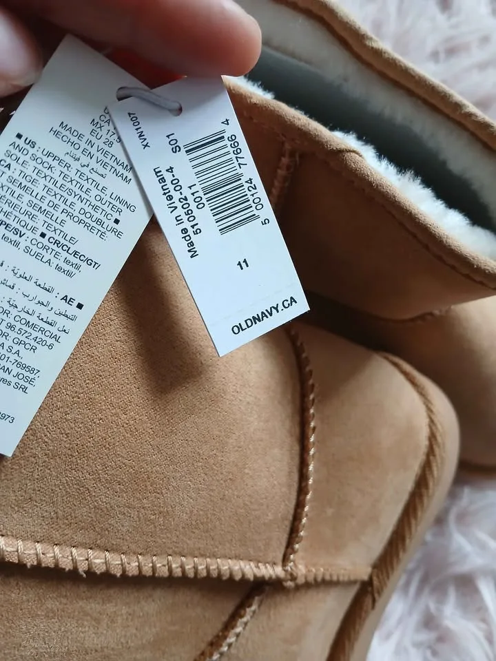 Old Navy kods sz 11 fuzzy boots bnwt image indicator(2)