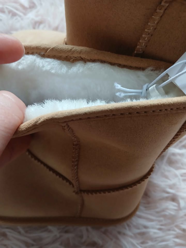 Old Navy kods sz 11 fuzzy boots bnwt - photo 4