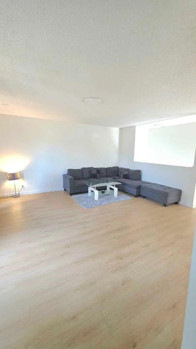 3 Bedrooms 1 Bathroom House for Rent image indicator(3)