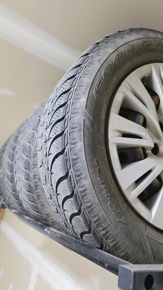 Goodyear Ultra Grip Winter Tires + Rims – 225/60R16 (Set of 4) image indicator(3)