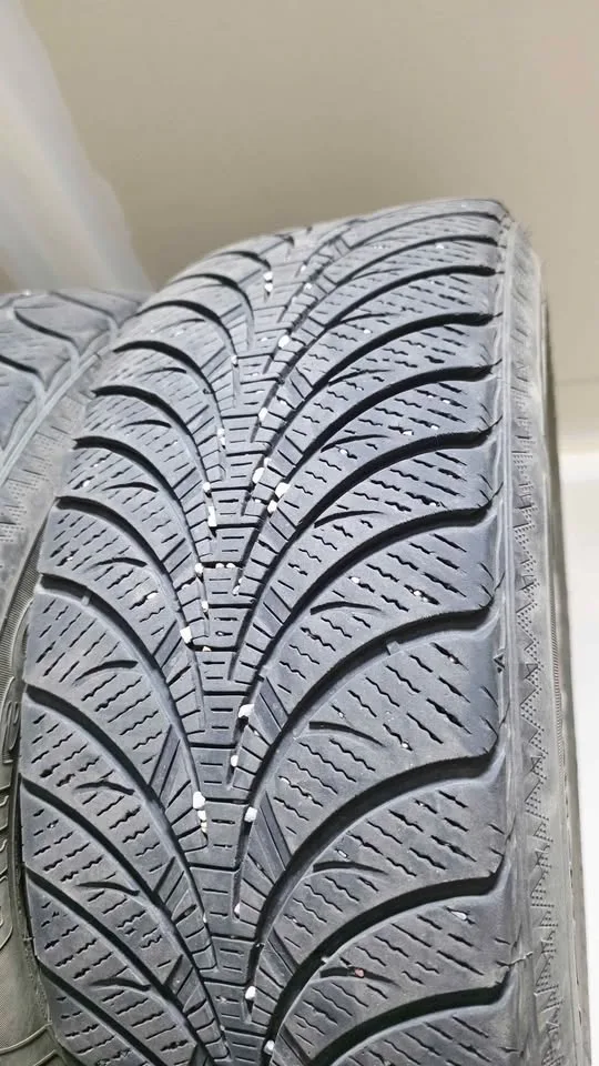 Goodyear Ultra Grip Winter Tires + Rims – 225/60R16 (Set of 4) image indicator(6)
