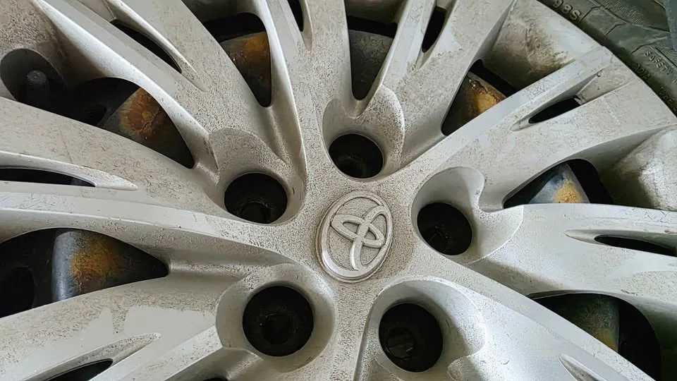 Goodyear Ultra Grip Winter Tires + Rims – 225/60R16 (Set of 4) image indicator(8)