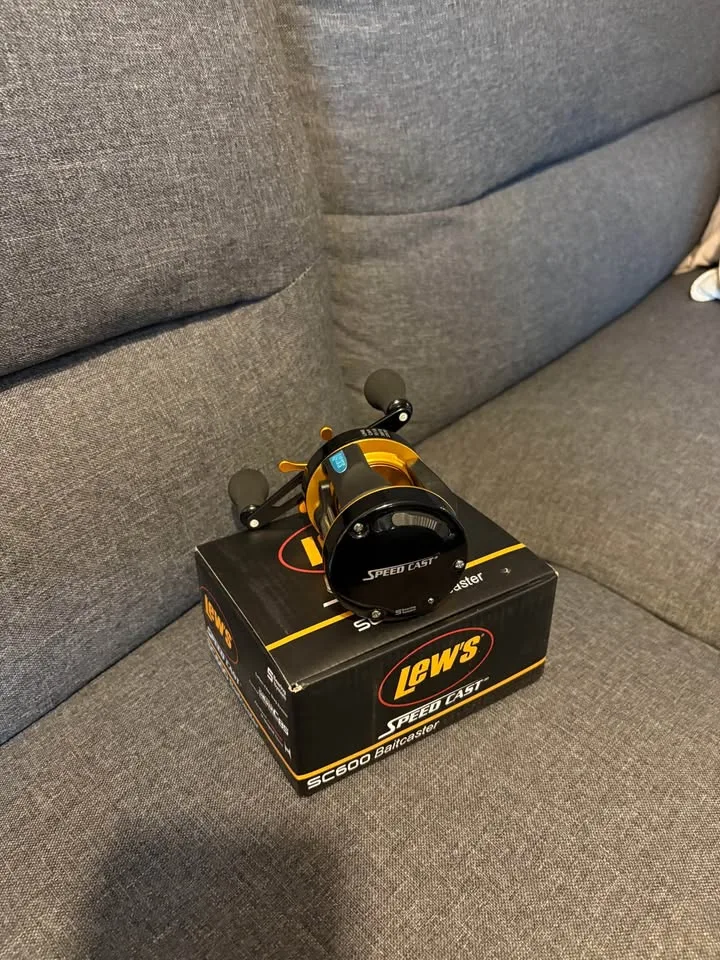 Lew’s Speed Cast Baitacster reel Right handed SC600 image indicator(3)