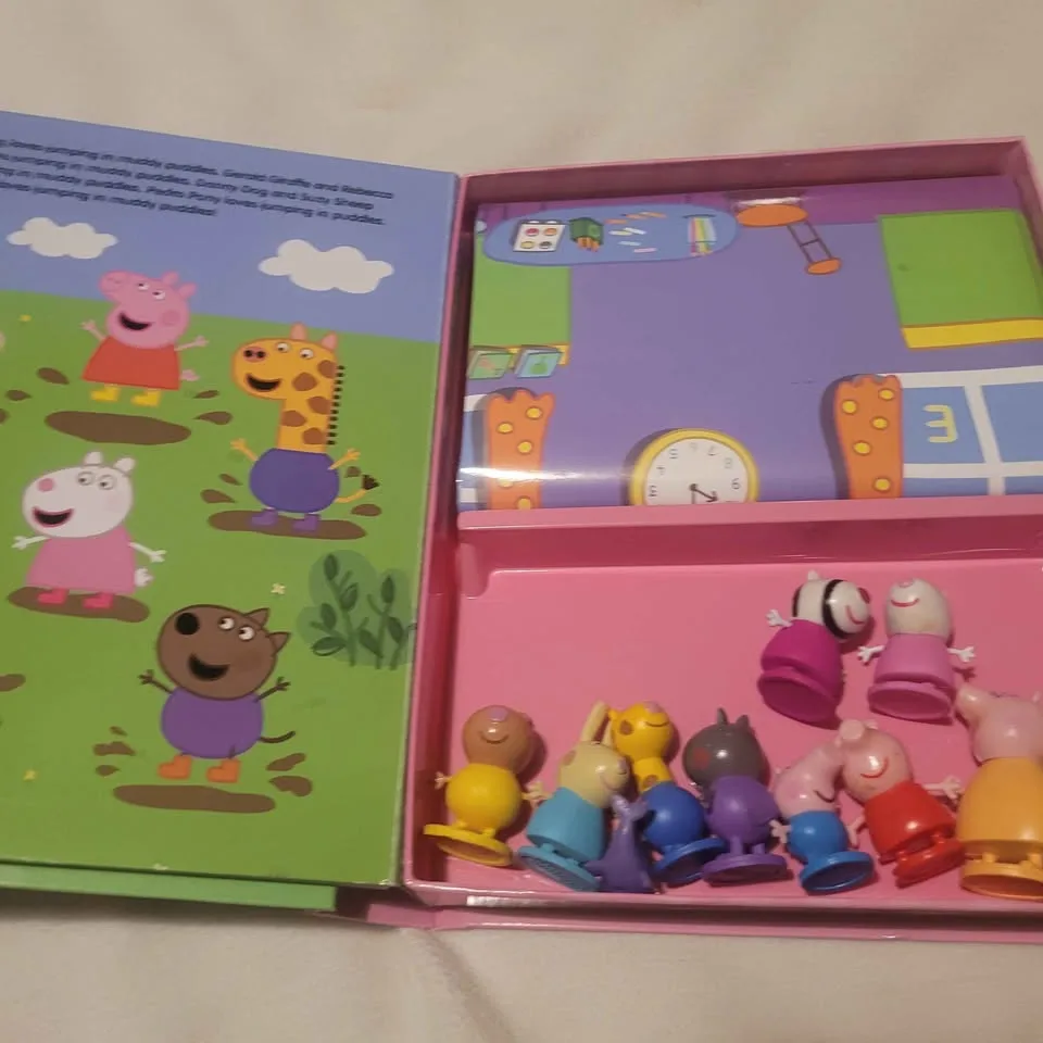 Kids activity book playsets image indicator(6)