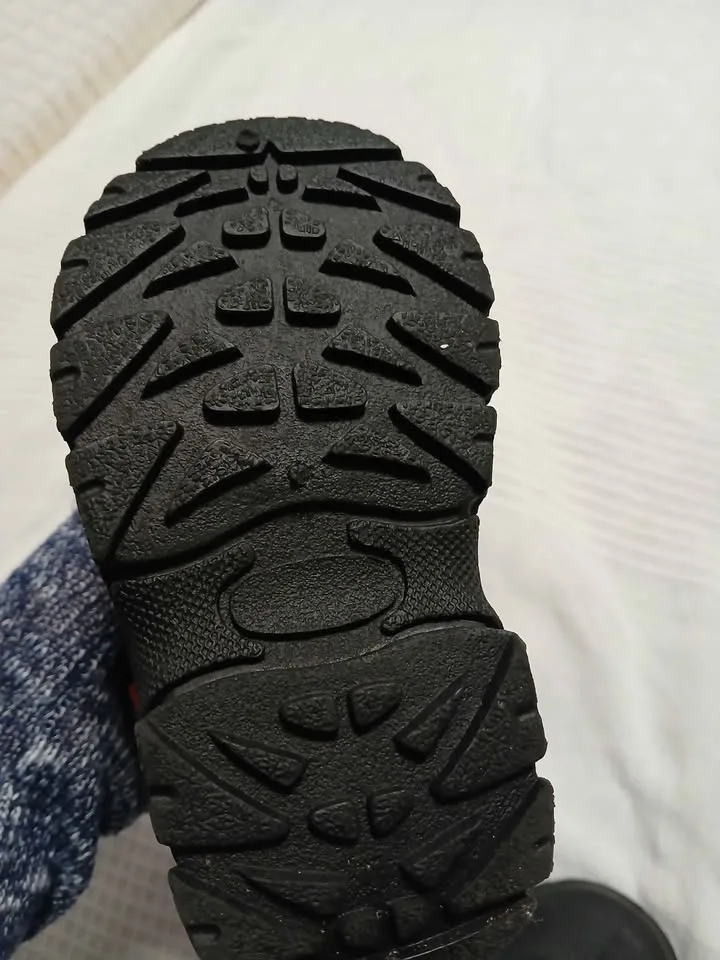 Toddler winter boots size 5- NEW image indicator(4)