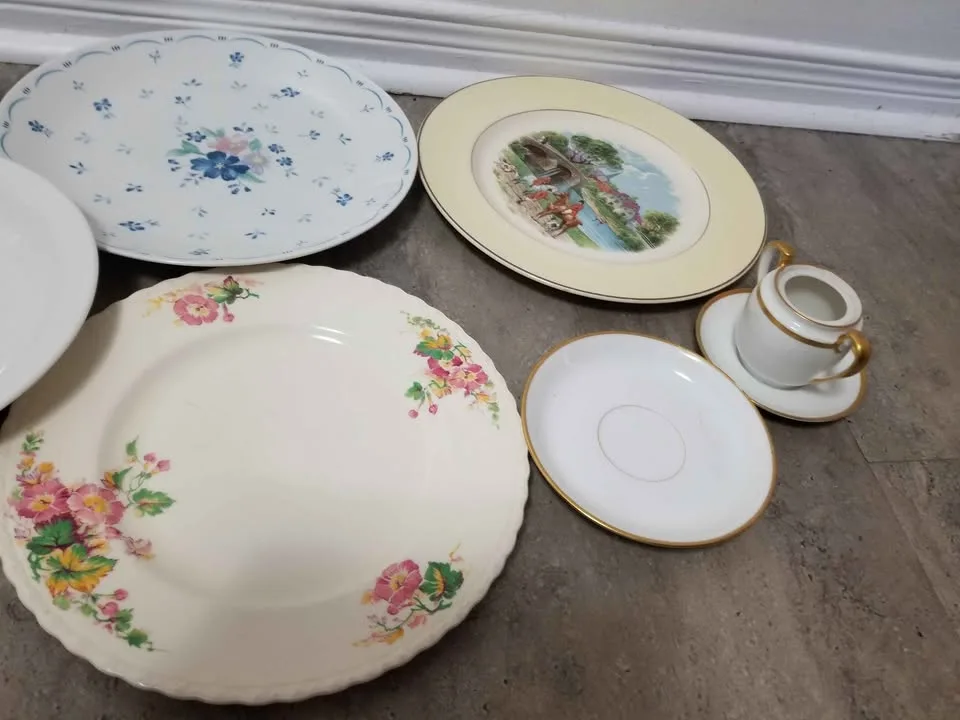 Ceramic Dinner Plates & Bowls image indicator(4)