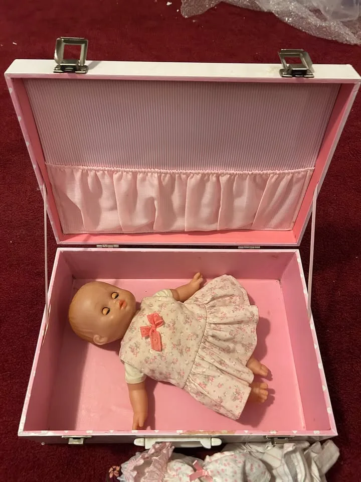 Corolle Baby Doll with Wicker Pram & Clothing Set image indicator(4)