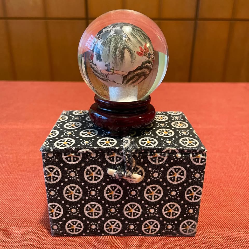 Vintage Chinese Reverse-Painted Art Glass Globe - photo 2