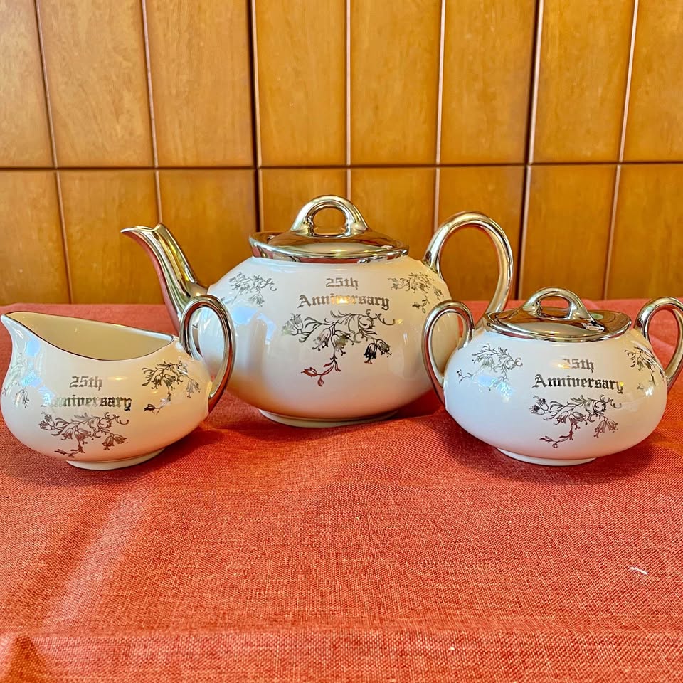 Vintage✨ Pearl China Co Platinum Rose 22k Teapot Set