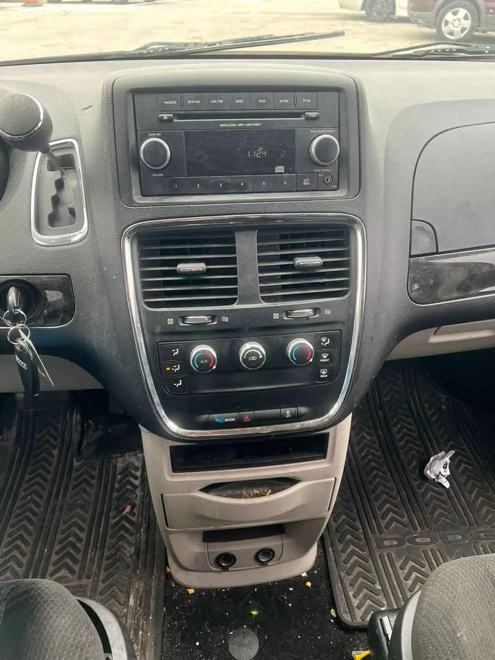2016 Dodge Grand Caravan image indicator(7)