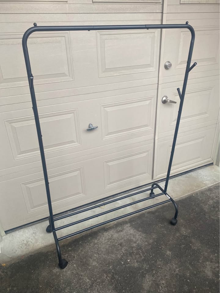 3 in 1 Clothes Rack! - BRAND NEW