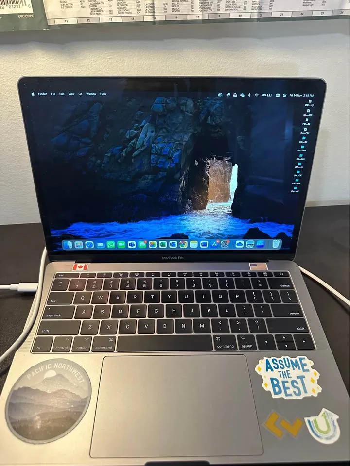 2017 Mac Book Pro image indicator(4)