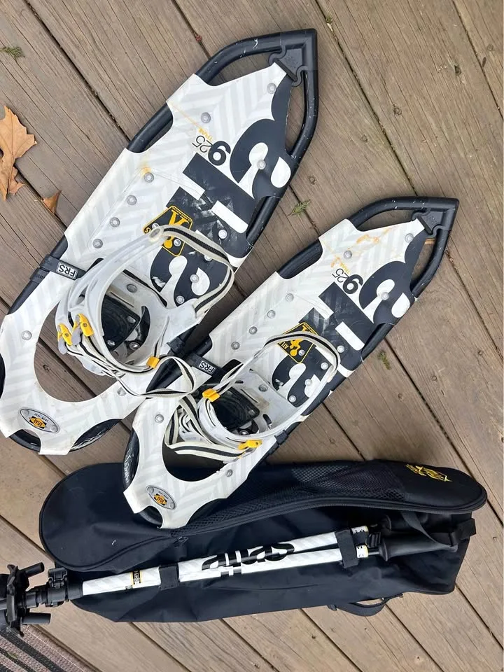 Atlas Snow Shoes 925 Trail with Poles and carrying Case