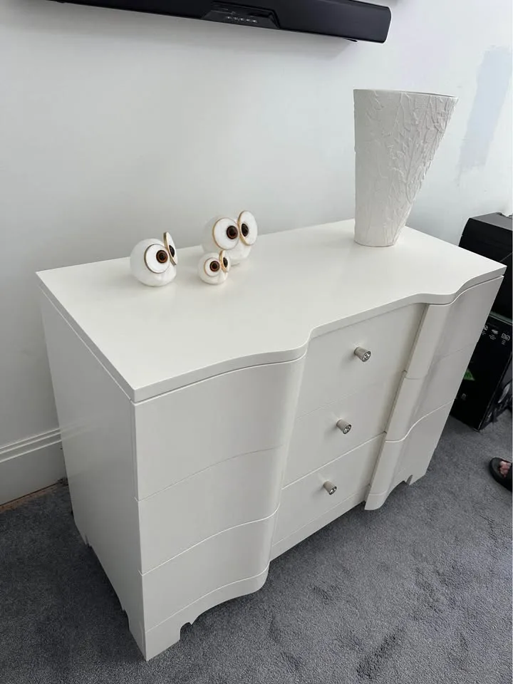 Villa & House Bardot 3-Drawer Dresser --- Like New image indicator(4)