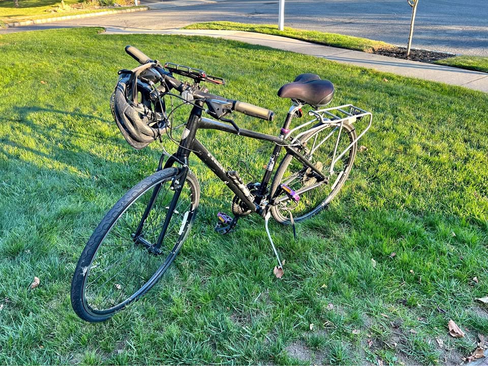 Trek 17" woman Bicycle bike with extra Accessories and Helmet