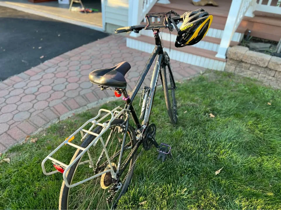 Trek 17" woman Bicycle bike with extra Accessories and Helmet image indicator(6)