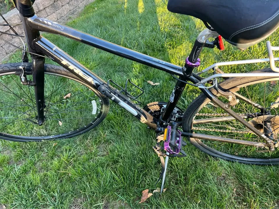 Trek 17" woman Bicycle bike with extra Accessories and Helmet image indicator(9)