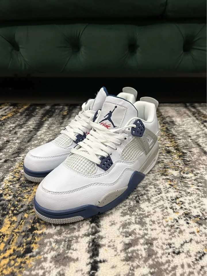 Jordan 4 Midnight Navy size 9.5 men’s image indicator(3)