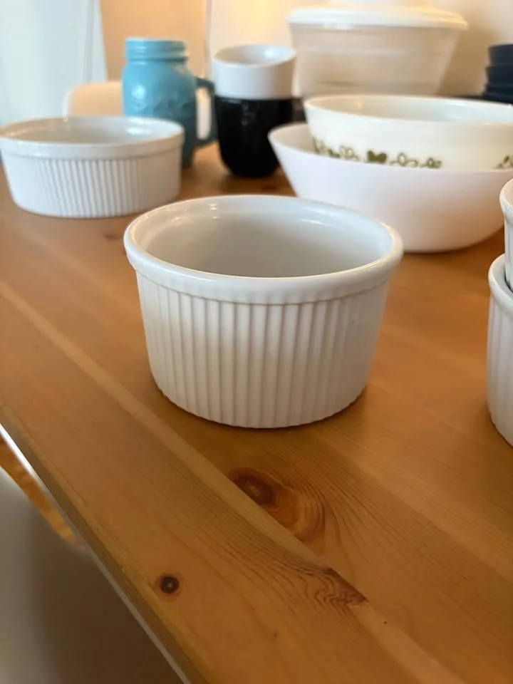 4 White Ramekins image indicator(3)