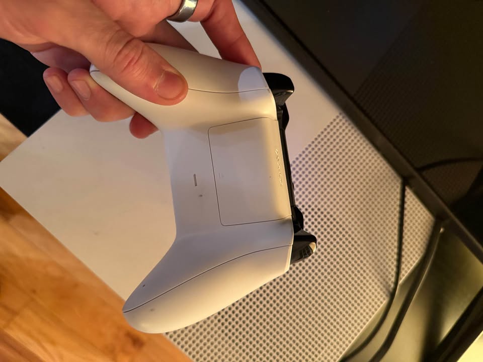 XBox One S Edition 1TB Model 1681 - photo 2