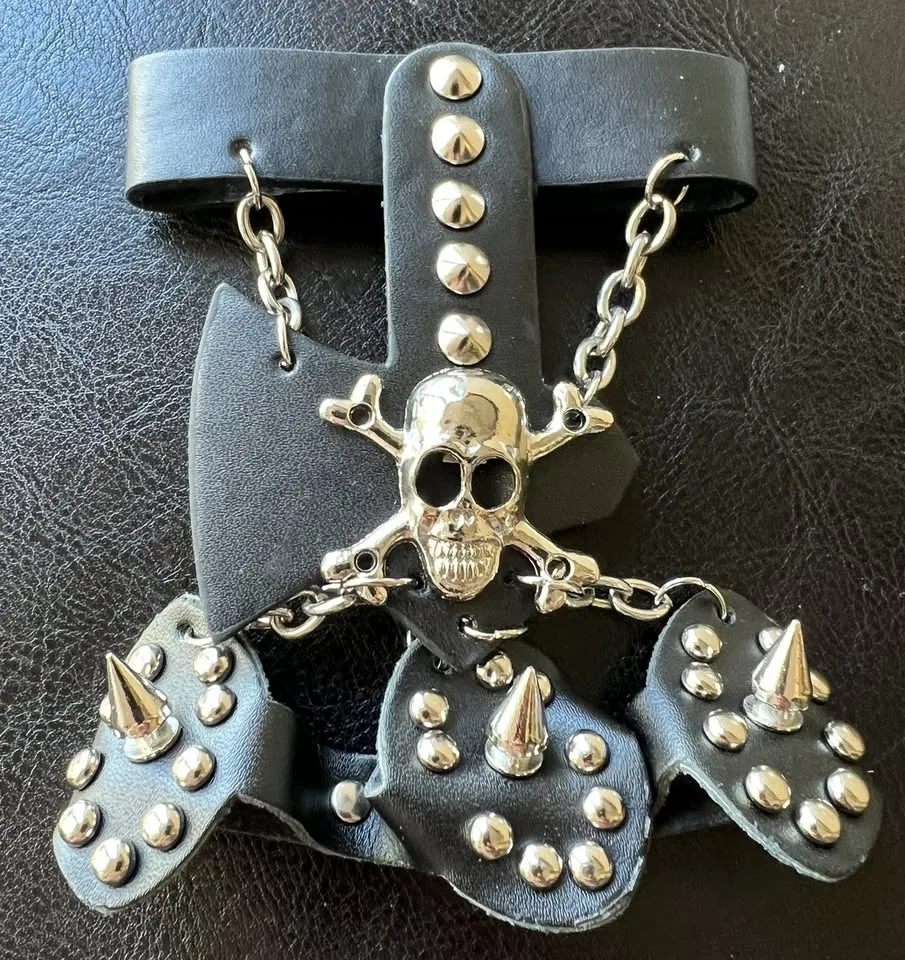 Gothic Skeleton Hand Bracelet for Men/Women image indicator(3)