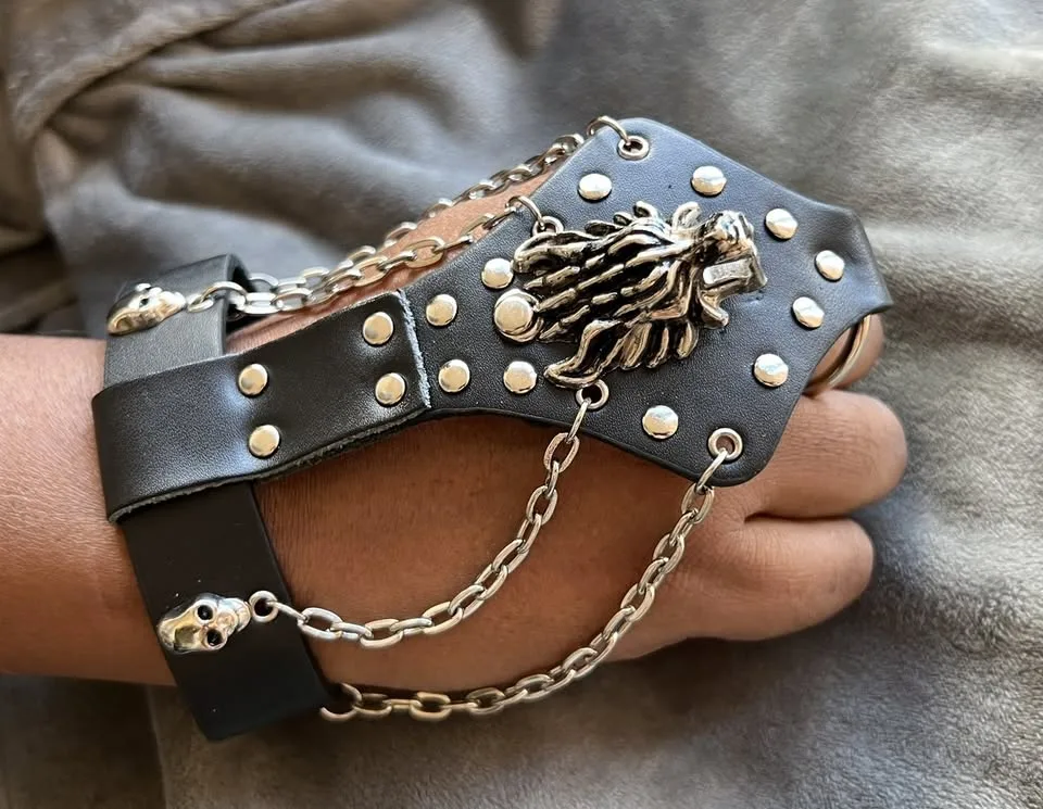 Gothic Skeleton Hand Bracelet for Men/Women image indicator(4)