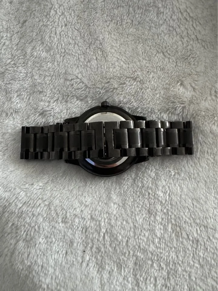 Black Mercedes AMG Watch image indicator(2)