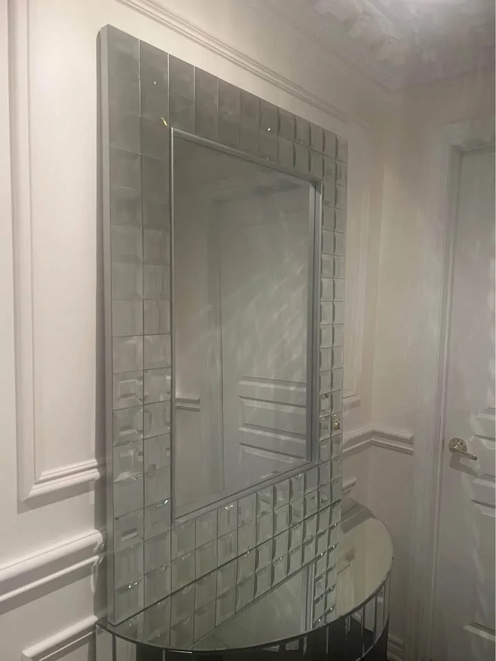 Mirror and Table Set (NEED GONE) image indicator(2)