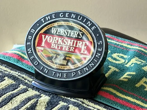 Set of Vintage 3 Guinniss, Whitbread Tankard & Webster Pump Ligh image indicator(6)