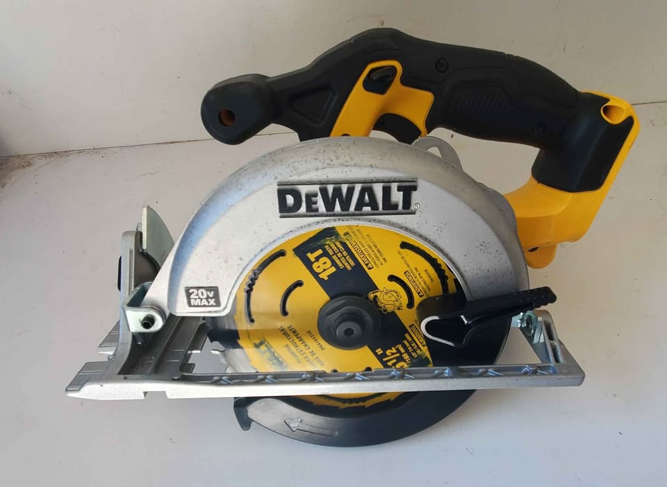 DEWALT 20V MAX 6.5" Circular Saw (Tool Only) - photo 2