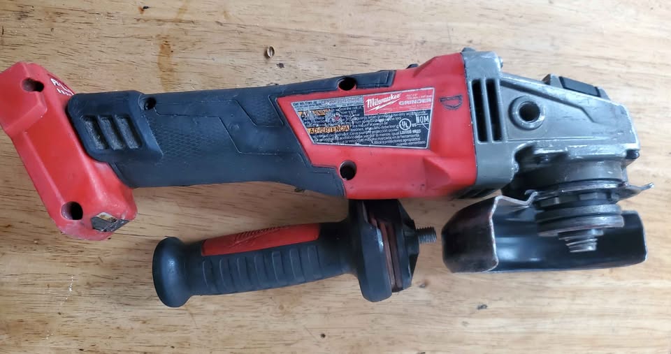 Milwaukee M18 Fuel 4-1/2/5 Grinder Paddle - photo 3