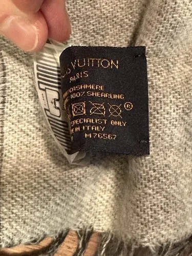 LOUIS VUITTON Echarpe Reykjavik Scarf Shearling Pockets, M76567 image indicator(6)