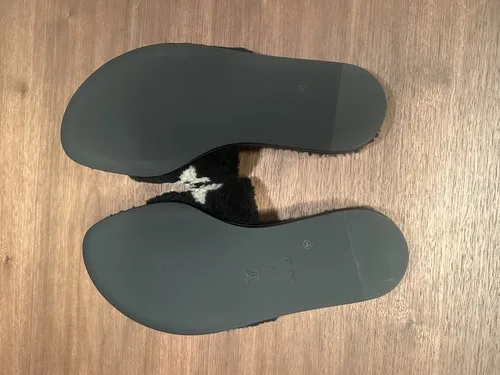 Louis Vuitton Black Magnetic Flat-Slides Size 41 image indicator(6)