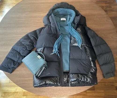 Fendi Peekaboo ISeeU XCross Bag image indicator(2)