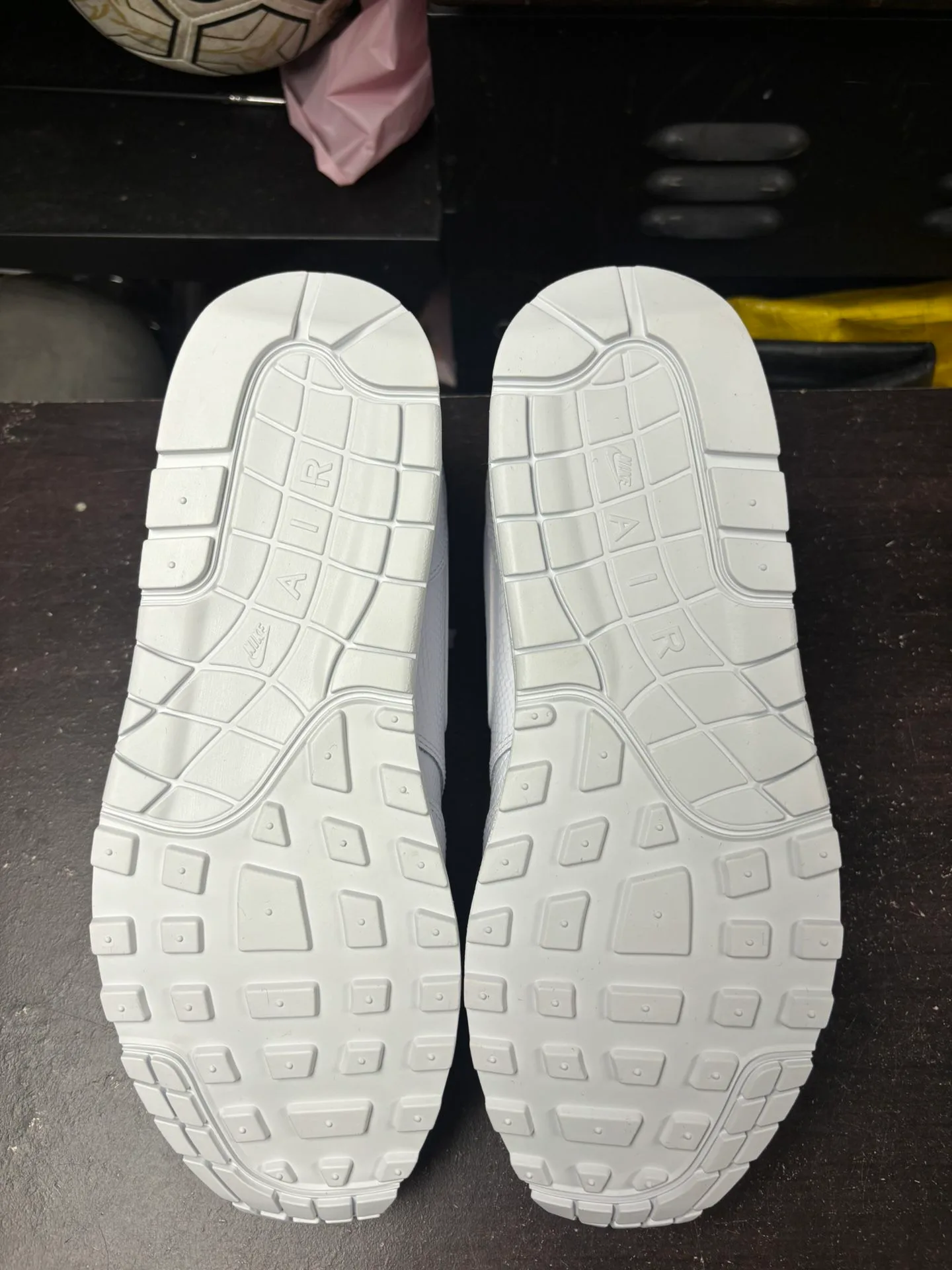 Nike Air Max 1 Premium White Snakeskin image indicator(3)