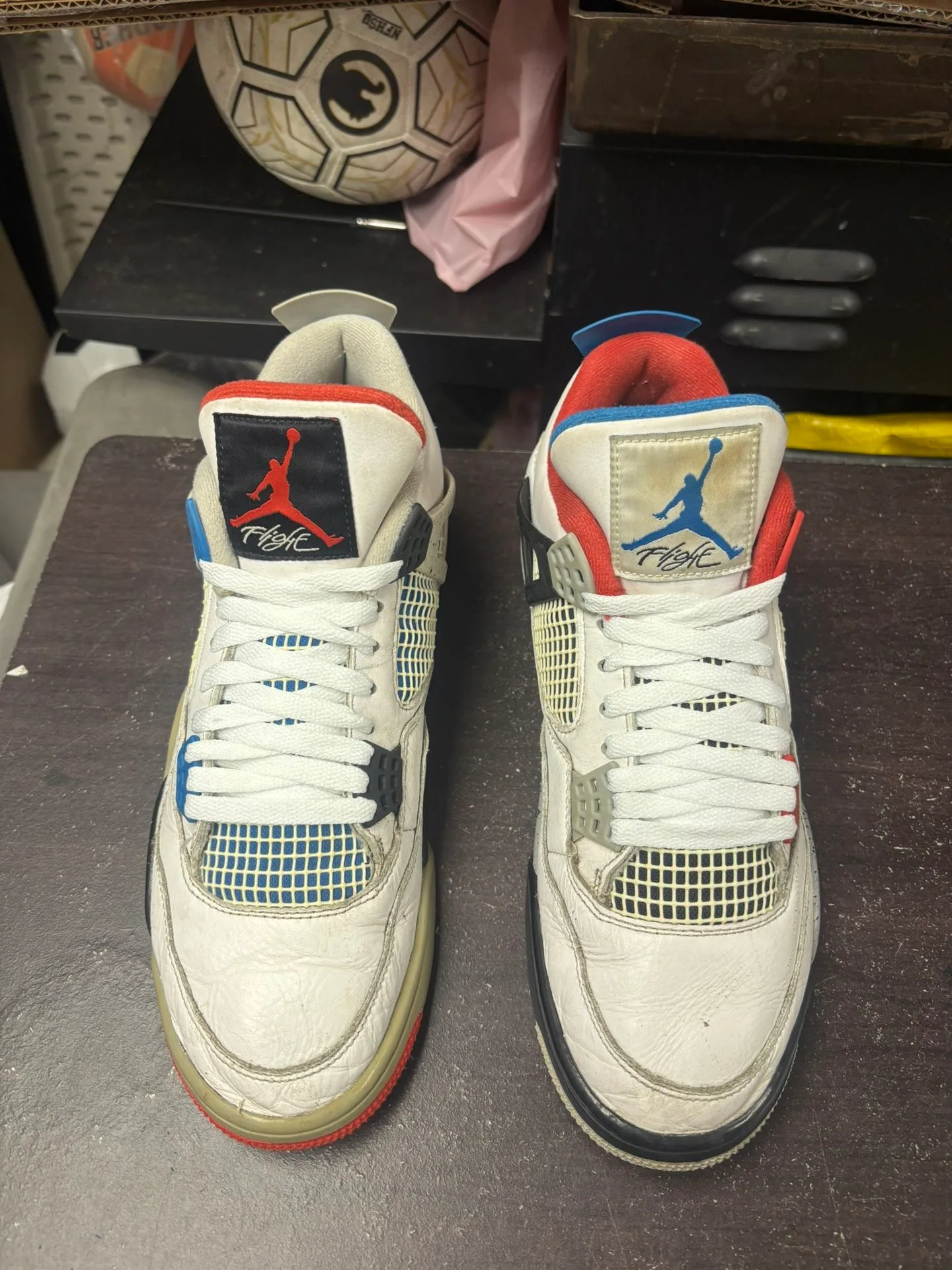 Air Jordan 4 image indicator(2)