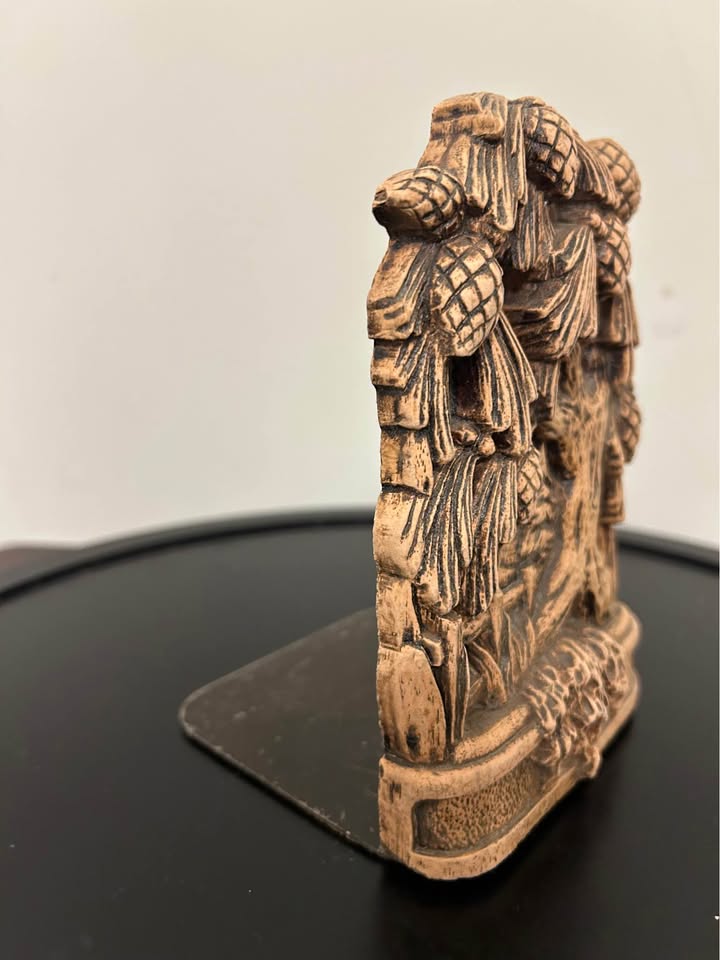 Vintage Pinecone Forest Bookend – Rustic Cabin Décor - photo 2