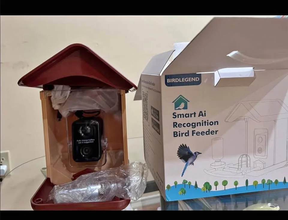 Brand New - Bird Feeder with Camera Solar Powered