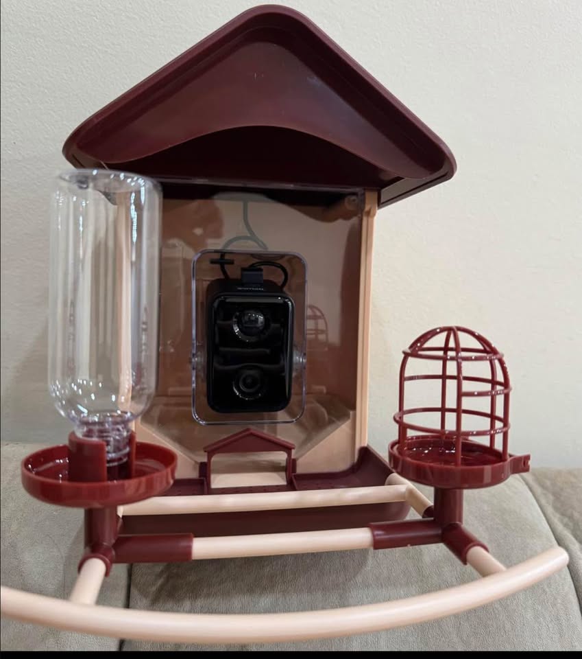Brand New - Bird Feeder with Camera Solar Powered - photo 4
