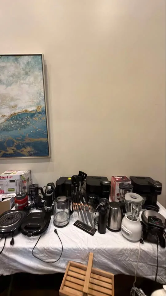 Garage SALE! Everything must go! Cheap prices! MSG for location image indicator(2)