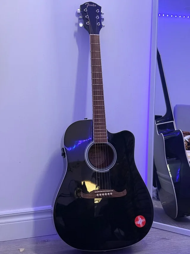 Fender Acoustic-Electric Guitar – Mint Condition