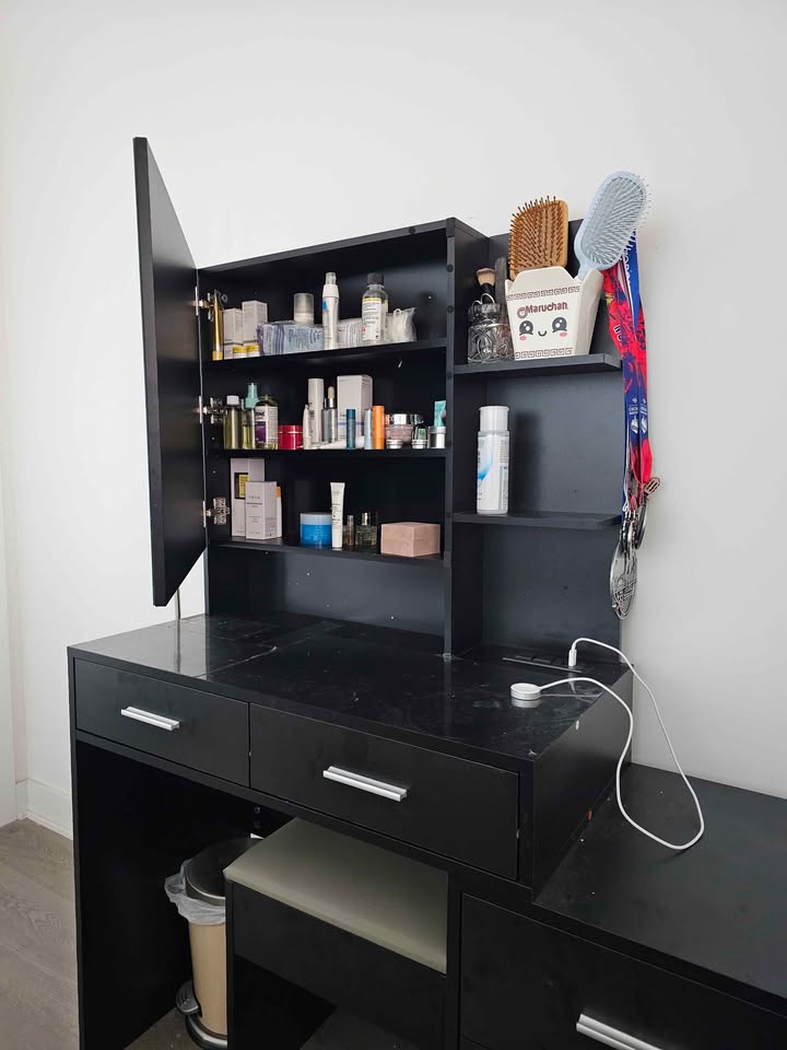 LIKE NEW - 2-Piece Black Makeup Vanity Set - photo 5