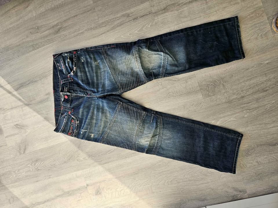 Men's true religion jeans size 34 length 29 inches