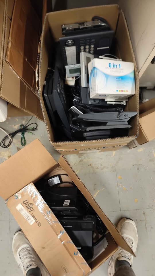 Lots of phones - photo 4