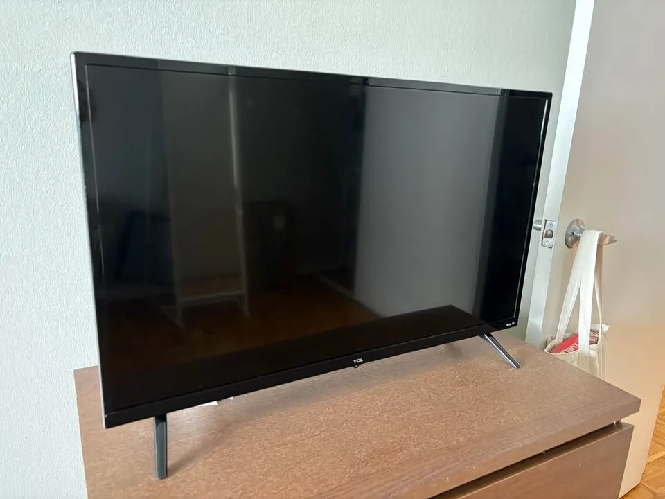 TCL 32 HD LED Roku Smart TV, 32S331-CA image indicator(3)